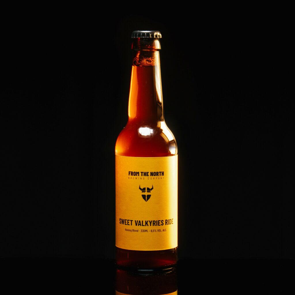 valkyries ride is het onlanden honing blond bier van from the north brewing uit roden.