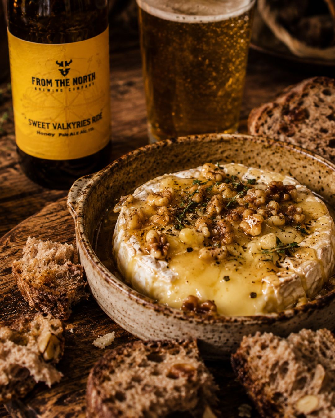 Gesmolten camembert met bier van From The North Brewing